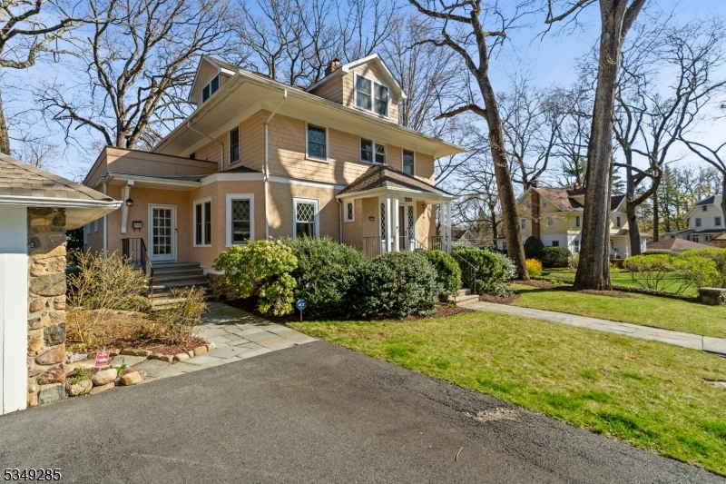 12 Howell Rd