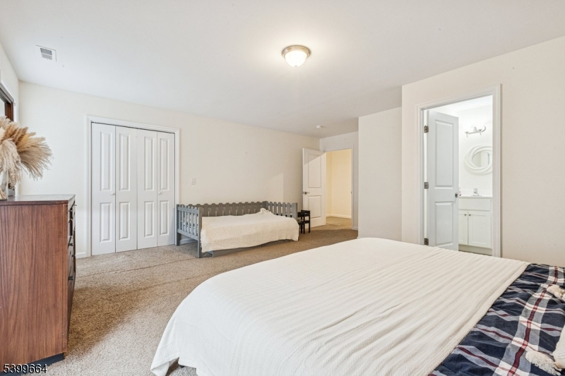 Clayton Square - Residential