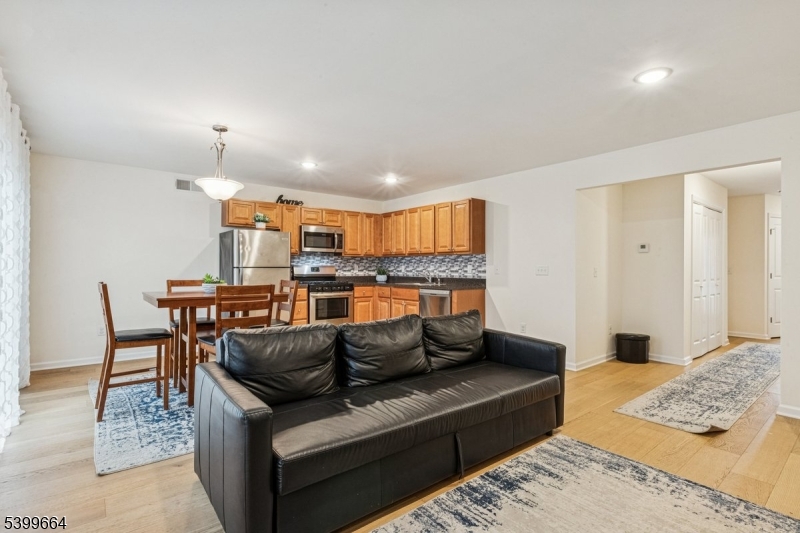 Clayton Square - Residential