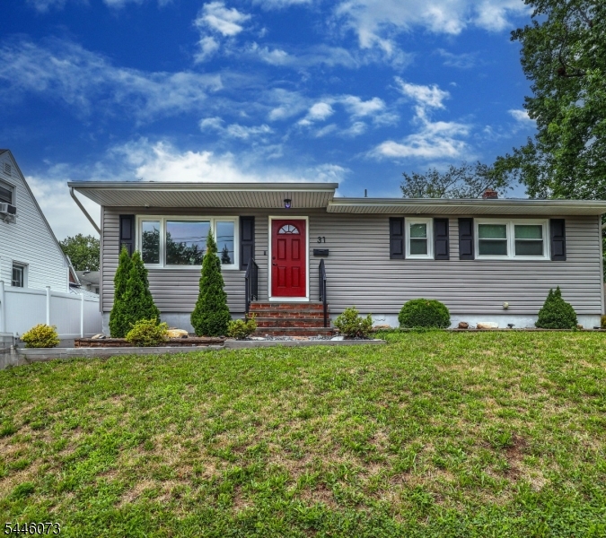 Photo 1 of 28 — 31 Woodview Ave, Woodbridge Twp., NJ 08863