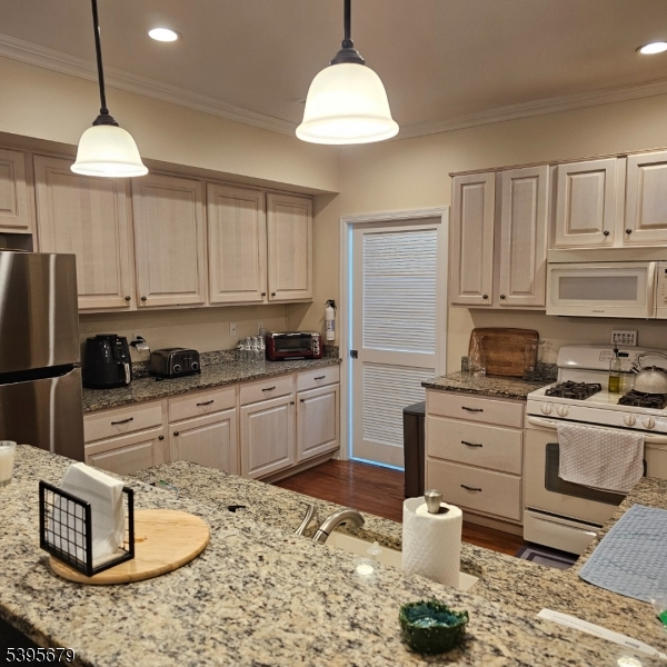 The Hamlet - Residential Lease