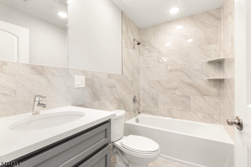 Greenwood - Residential Lease