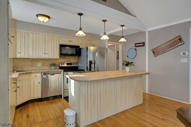 FOREST LAKES - Residential