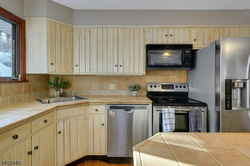 FOREST LAKES - Residential