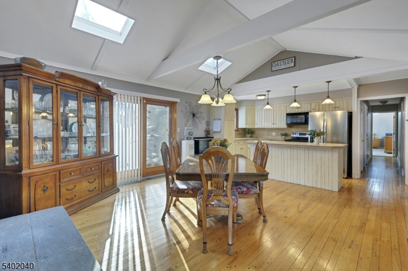 FOREST LAKES - Residential