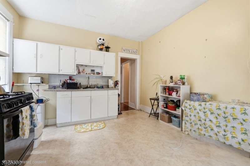 College Hill section - Residential Income