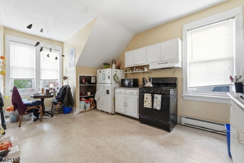 College Hill section - Residential Income