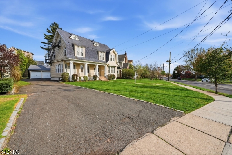 College Hill section - Residential Income