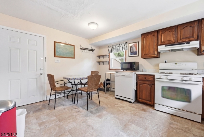 College Hill section - Residential Income