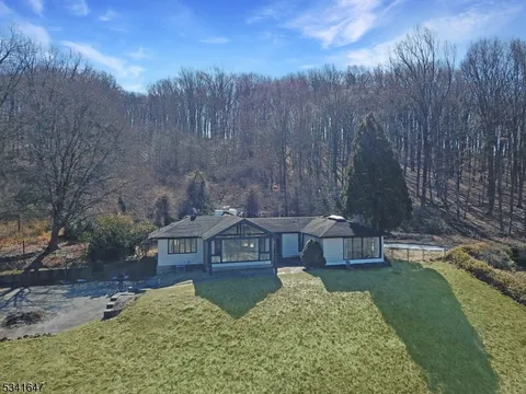 MLS: 3948793