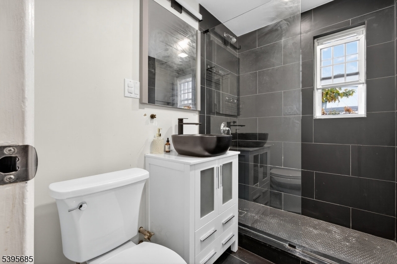 Rutherford Manor - Residential