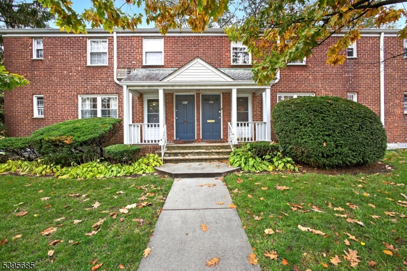 Rutherford Manor - Residential