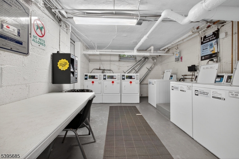 Rutherford Manor - Residential