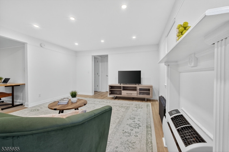 Rutherford Manor - Residential