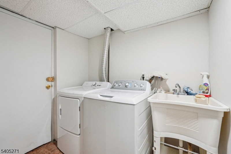 Laurel Woods - Residential