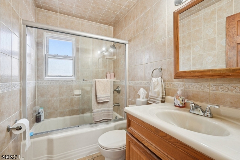 Laurel Woods - Residential