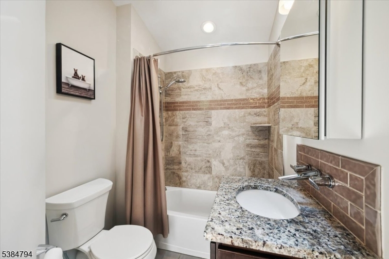 Bridgewater Twp., New Jersey 08807, United States, 3 Bedrooms Bedrooms, ,3 BathroomsBathrooms,Residential,Pending,210470