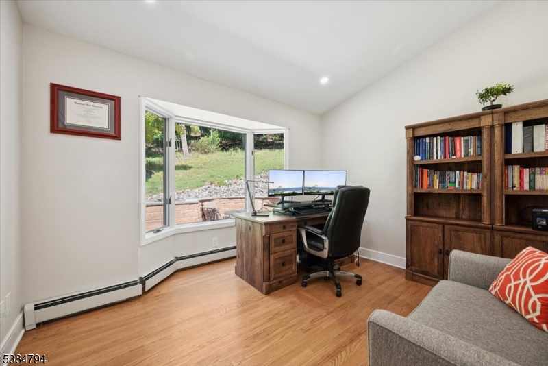 Bridgewater Twp., New Jersey 08807, United States, 3 Bedrooms Bedrooms, ,3 BathroomsBathrooms,Residential,Pending,210470