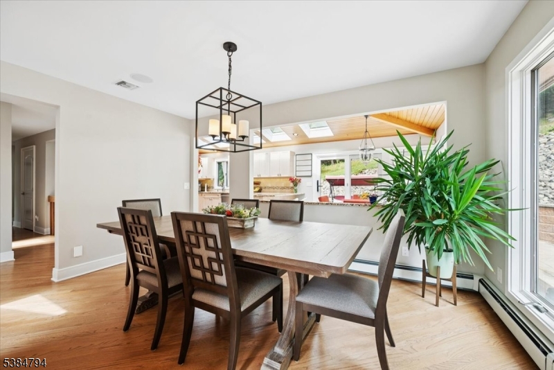 Bridgewater Twp., New Jersey 08807, United States, 3 Bedrooms Bedrooms, ,3 BathroomsBathrooms,Residential,Pending,210470