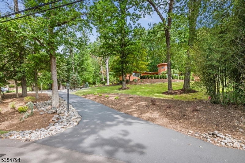 Bridgewater Twp., New Jersey 08807, United States, 3 Bedrooms Bedrooms, ,3 BathroomsBathrooms,Residential,Pending,210470