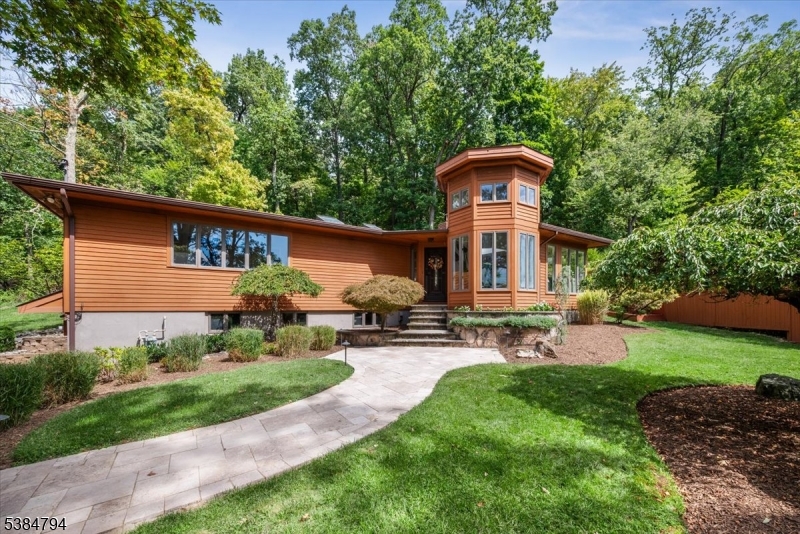 Bridgewater Twp., New Jersey 08807, United States, 3 Bedrooms Bedrooms, ,3 BathroomsBathrooms,Residential,Pending,210470