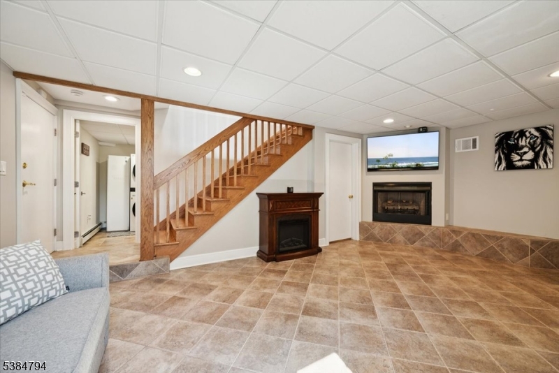 Bridgewater Twp., New Jersey 08807, United States, 3 Bedrooms Bedrooms, ,3 BathroomsBathrooms,Residential,Pending,210470