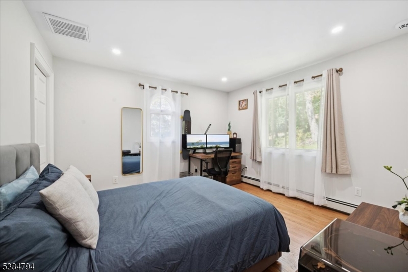 Bridgewater Twp., New Jersey 08807, United States, 3 Bedrooms Bedrooms, ,3 BathroomsBathrooms,Residential,Pending,210470