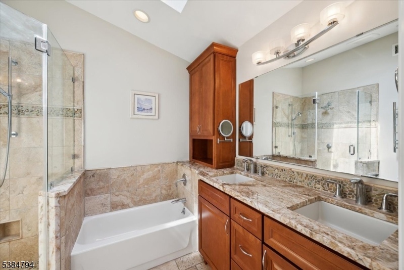 Bridgewater Twp., New Jersey 08807, United States, 3 Bedrooms Bedrooms, ,3 BathroomsBathrooms,Residential,Pending,210470