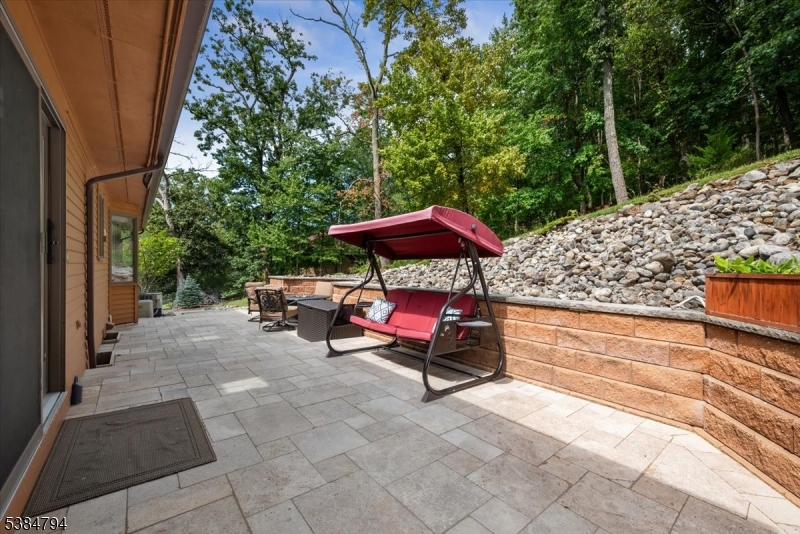 Bridgewater Twp., New Jersey 08807, United States, 3 Bedrooms Bedrooms, ,3 BathroomsBathrooms,Residential,Pending,210470