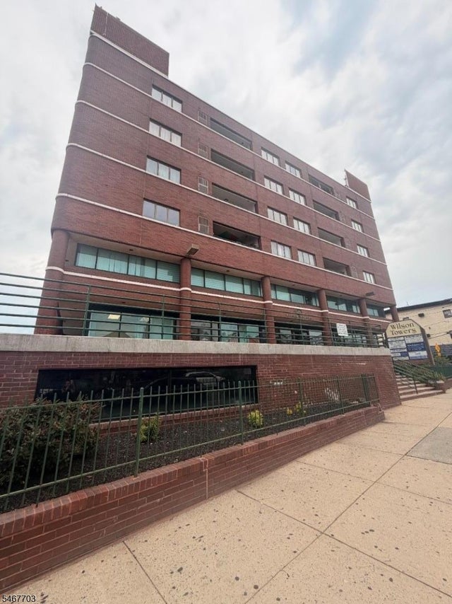 41-51 Wilson Ave 6 E