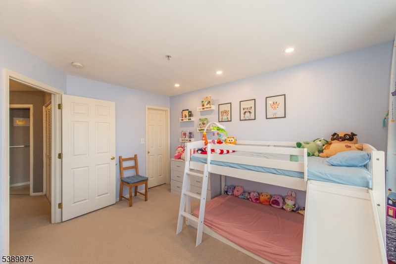 Summit Falls - Residential