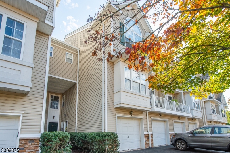 Summit Falls - Residential