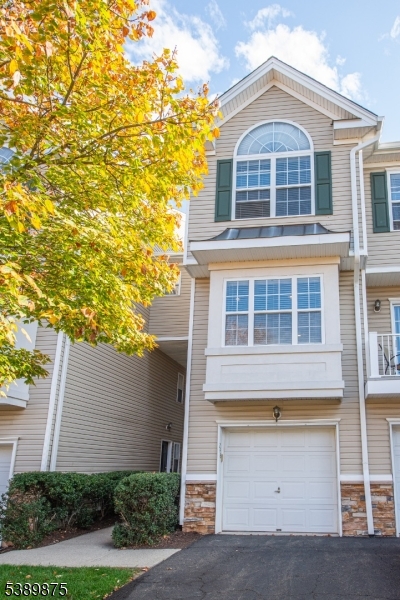 Summit Falls - Residential