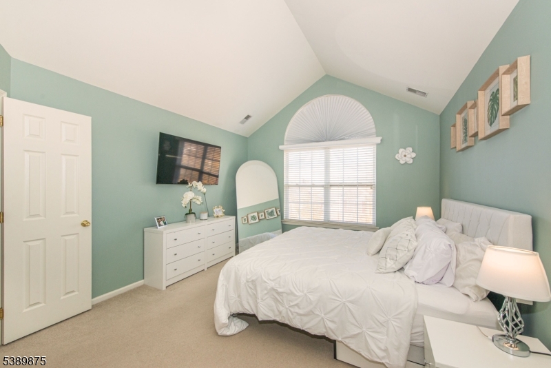 Summit Falls - Residential