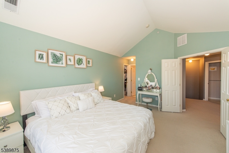 Summit Falls - Residential