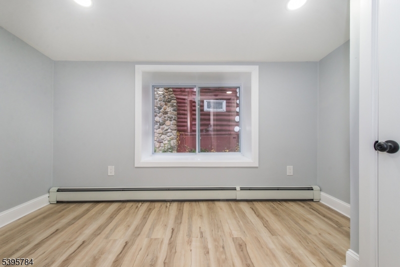 Gordon Lakes - Residential