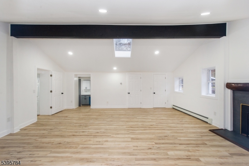 Gordon Lakes - Residential