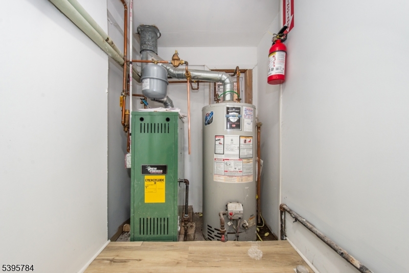 Gordon Lakes - Residential