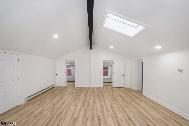 Gordon Lakes - Residential