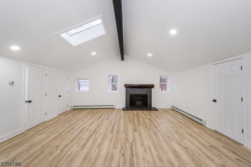 Gordon Lakes - Residential