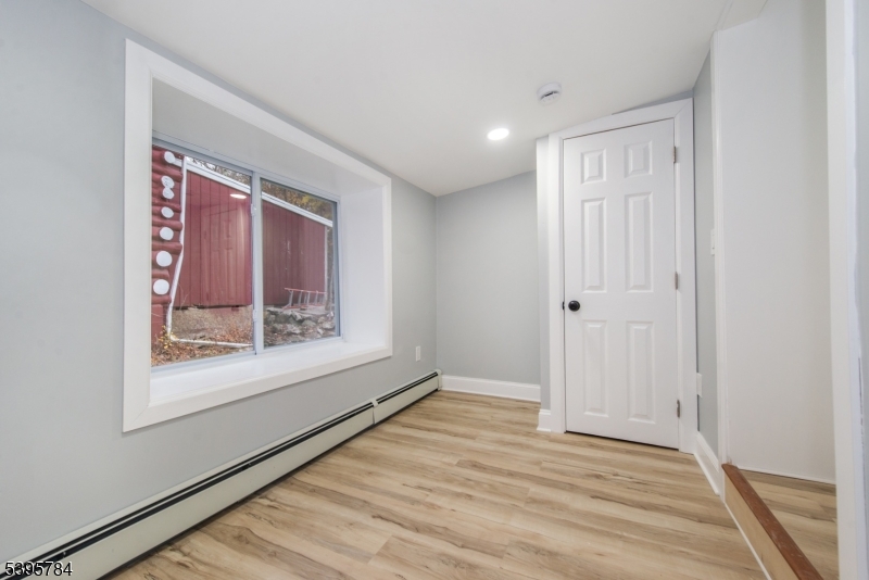 Gordon Lakes - Residential