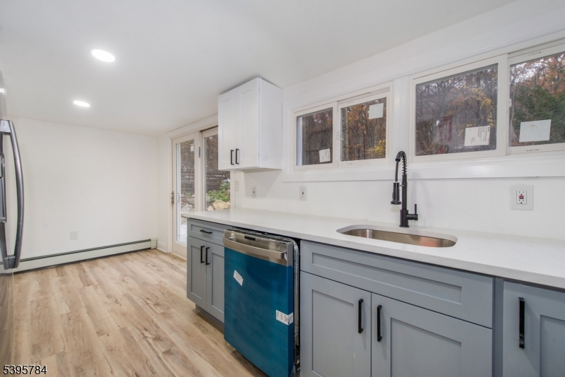 Gordon Lakes - Residential