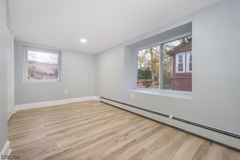 Gordon Lakes - Residential