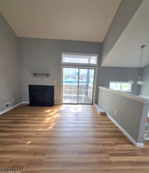 The Pointe at Galloping Hil - Residential