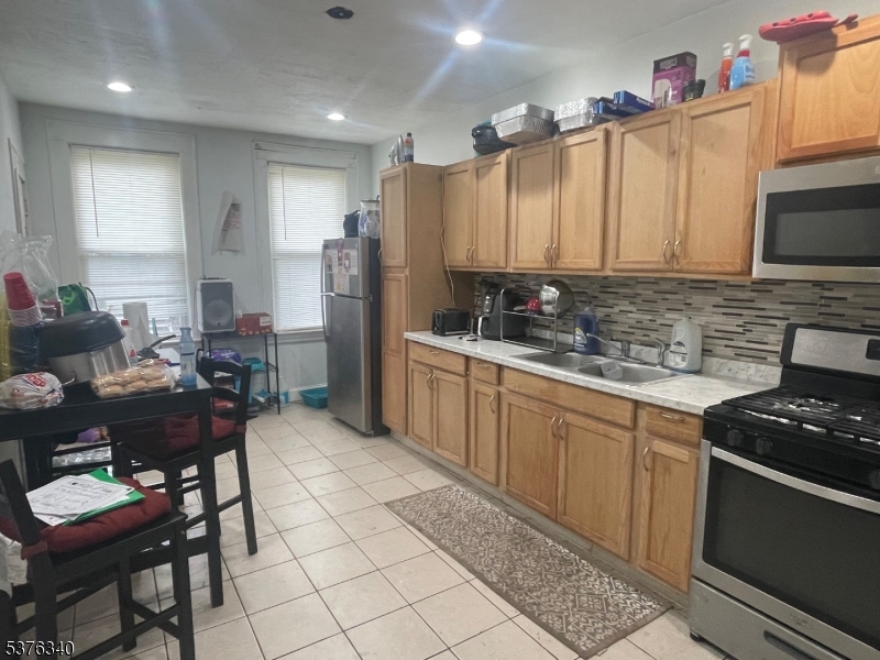 Photo 1 of 11 — 783 S 13Th St 2, Newark City, NJ 07108