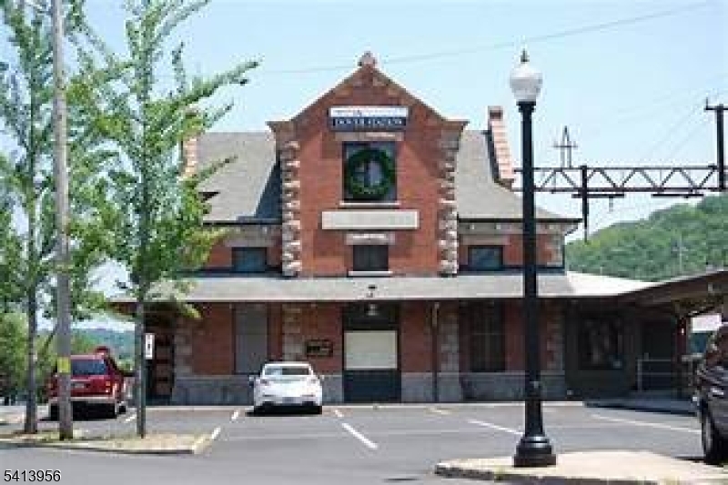 Jefferson Gardens - Residential Lease