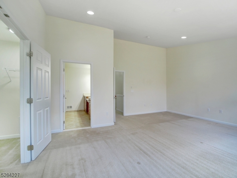 Morris Chase - Residential Lease