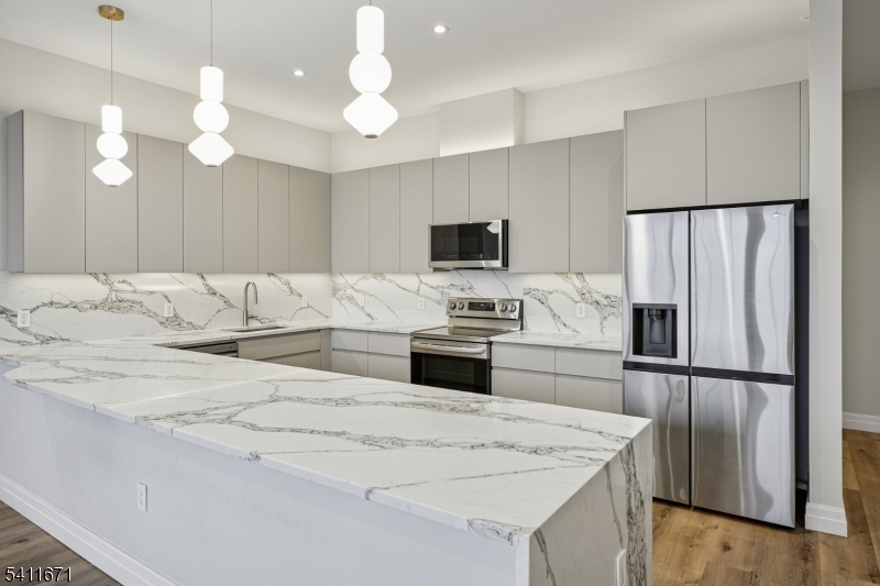 The Summit Estates - Residential Lease