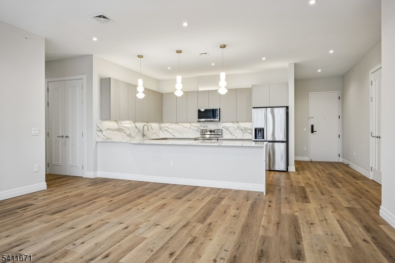 The Summit Estates - Residential Lease