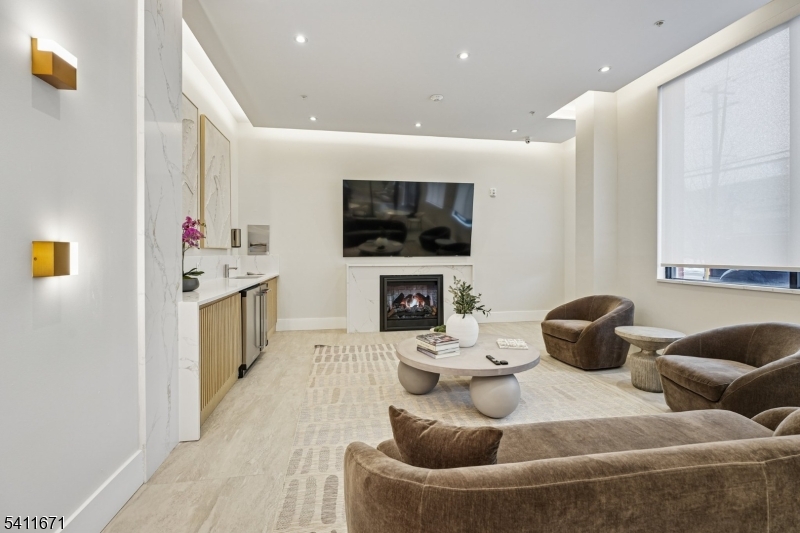 The Summit Estates - Residential Lease